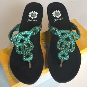 Yellow Box Wedges Size 8.5 New in Box